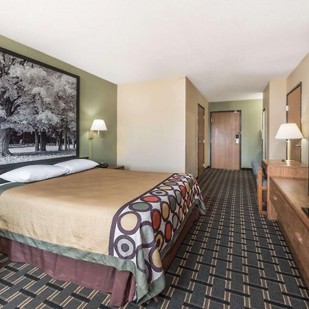 Super 8 By Wyndham Greenville Bagian luar foto