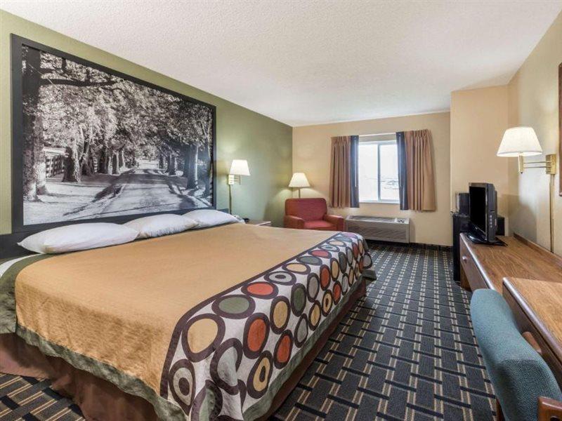 Super 8 By Wyndham Greenville Bagian luar foto