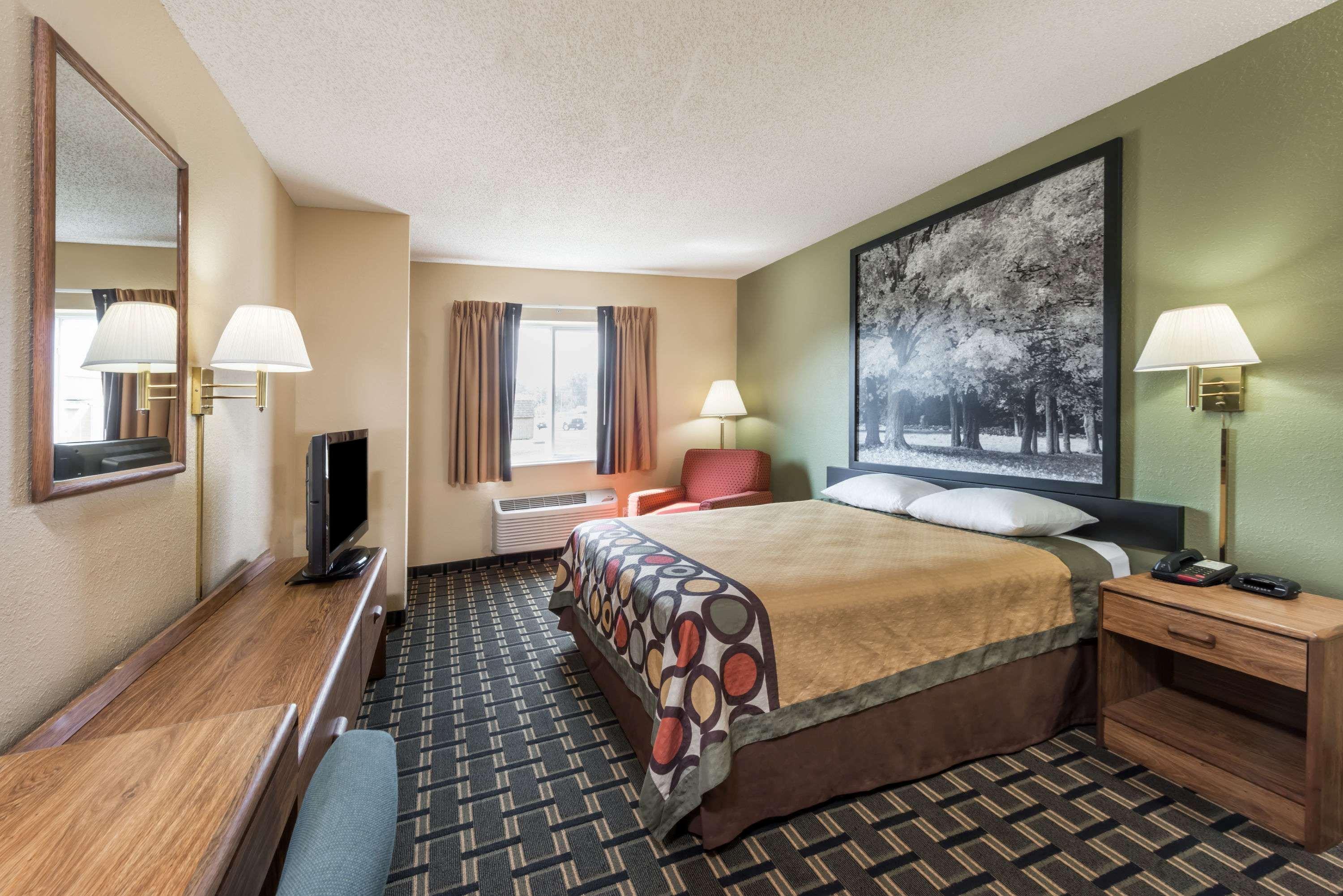 Super 8 By Wyndham Greenville Bagian luar foto