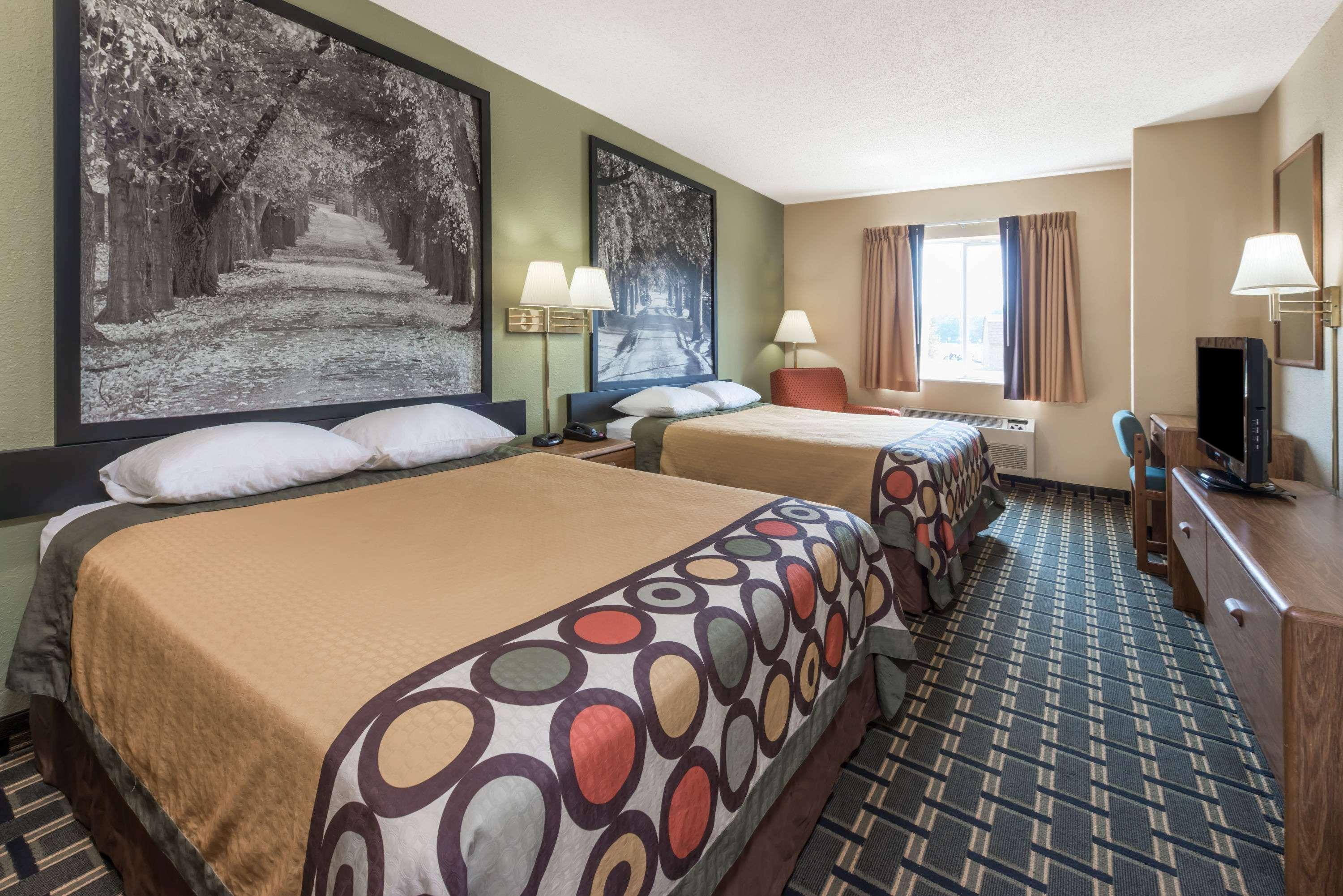 Super 8 By Wyndham Greenville Bagian luar foto