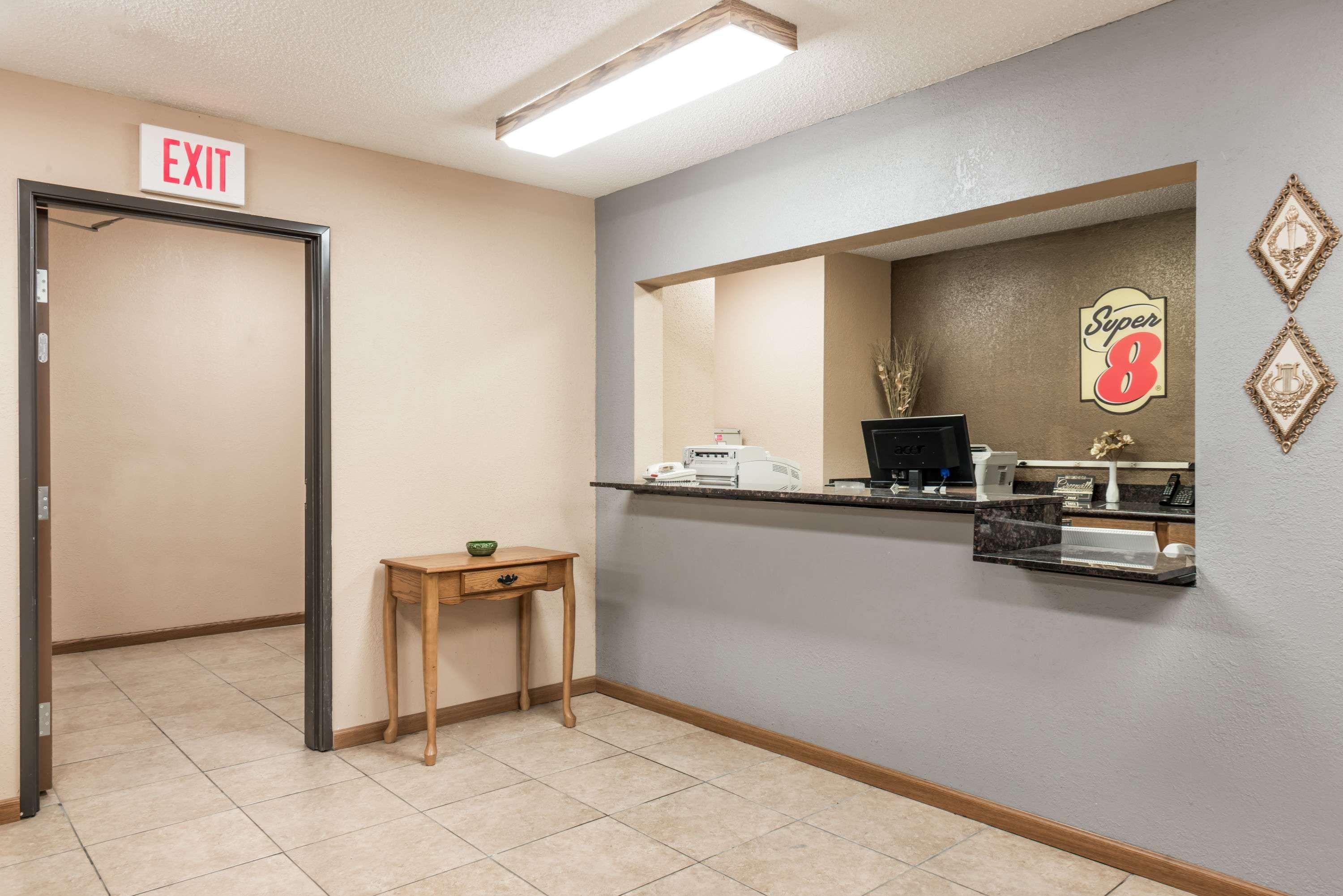Super 8 By Wyndham Greenville Bagian luar foto